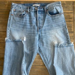Levi’s Wedgie sz30, raw hem, light blue